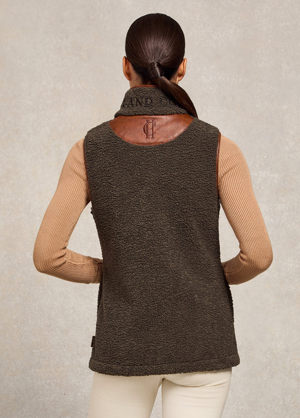 Holland Cooper Country Fleece Gilet - Khaki Borg