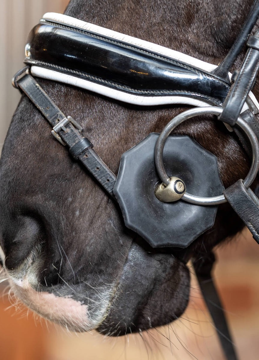 LeMieux Contour Rubber Bit Guards - Black