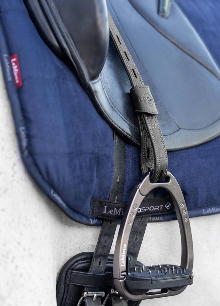 LeMieux Vector Close Contact Stirrup Leathers - Black