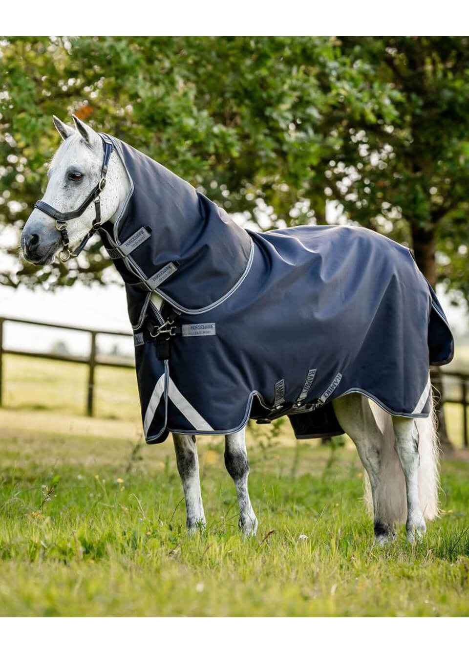 Rambo Supreme 1680D Vari-Layer Turnout Rug 250g Medium - Navy/Thunder