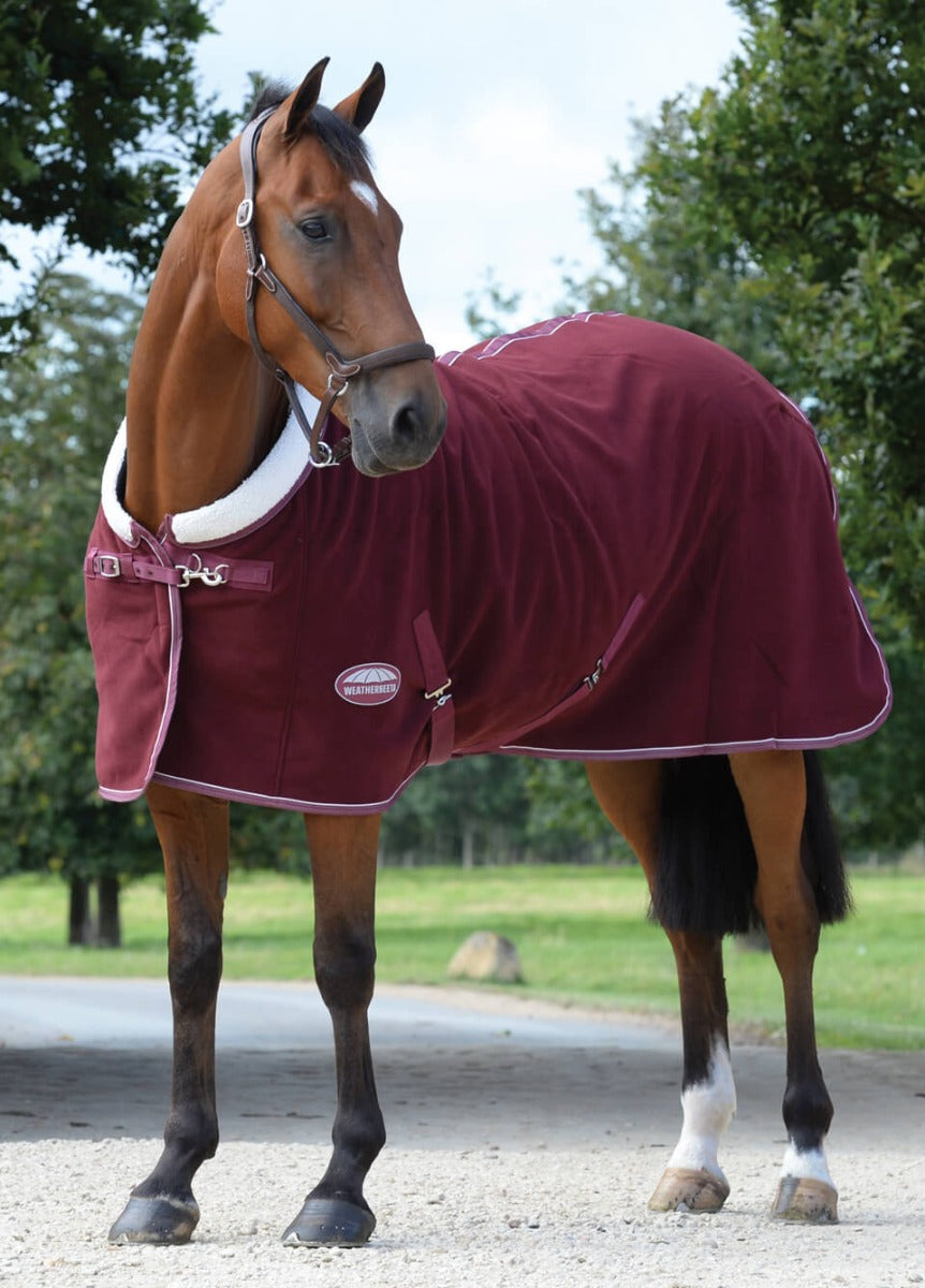 Weatherbeeta  Sherpa Fleece Cooler - Maroon/White